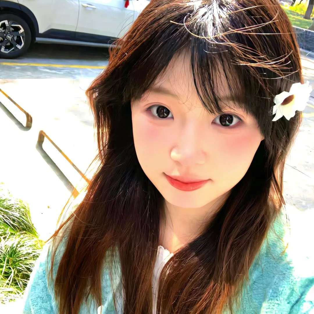 夏日天空的那匹红马